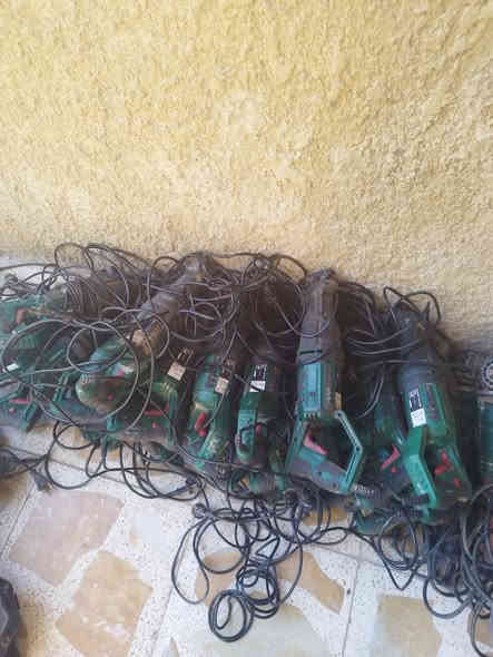 كوسره شركه الالمانيه  الحجم الكبير  اكو شغال واكو عوزهن فحمات واكو بس لكارت عطلان العدد ٥٤كوسره
٣٥منشار والباقي قطع مثل ماموجود بلصوره  شي على ١٢٠قطعه 
وهذا رقمي واتساب وتصال***********
