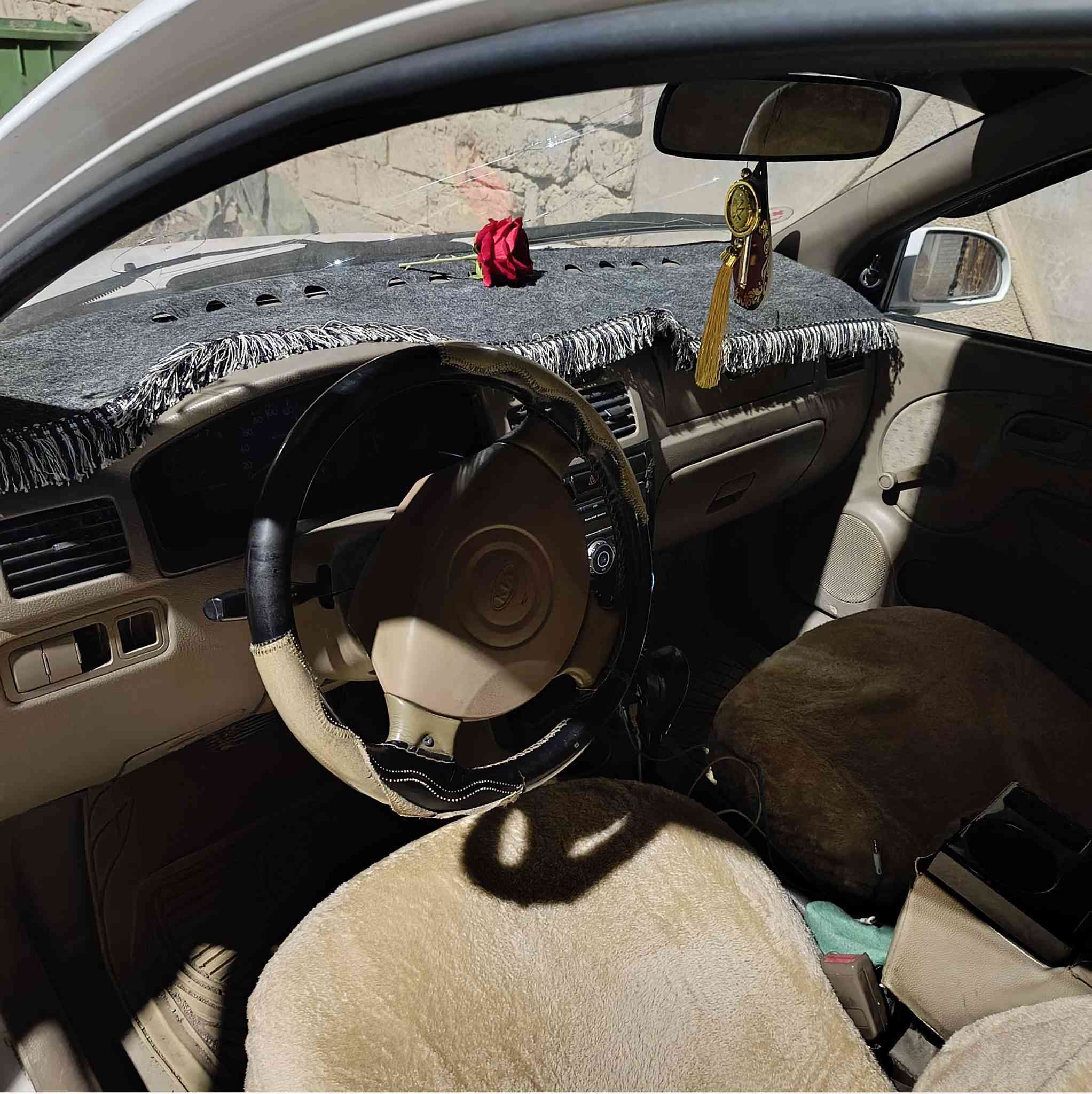 السلام عليكم مكلف بل نشر كيا ريو للبيع او مراوس حسب القناعه
موديل 2005
رقم نينوئ انكليزي 
السعر 53 وبيها مجال 
تواصل ويا الشرعي ***********
