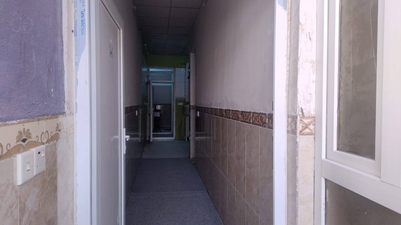 نرخی : 3 دەفتەر ومەعمەله 
ناونیشان : کەلار- گازینۆی ئازادی 
ڕووبەری: 100 مە تر دووقات 
دەرەجی خارجی وبۆ دووماڵی جیاواز دەبێت 
***********
***********

