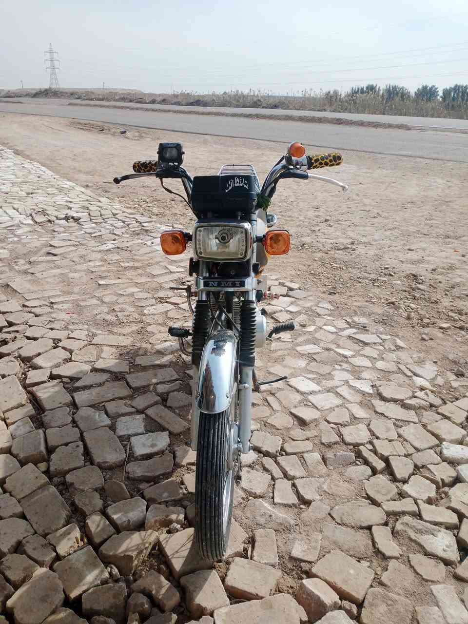 دراجه للبيع شلامجه اصل موديل ٢٠٢٣ اوراق اصولي مكاني ناصرية قلعة سكر كرهبائيات شقاله محرك مكفول دراجه جاهزه من كل شي وناعمه انه مكلف بل نشر رقم صاحبها هاذ***********
