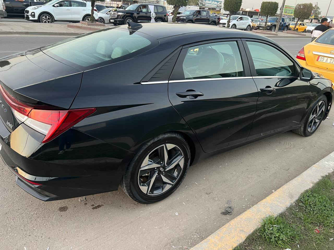 السلام عليكم .. 
النترا موديل2023 
السيارة فول الضرر مالتها بابين السايق موضح بالصورة والجاملغ الامامي بي بارد 
السيارة جاهزة من كلشي 
معروضة للبيع بسعر 155 
التواصل على الرقم ***********
شوف الصور كاملات واتصل وبالخدمة
