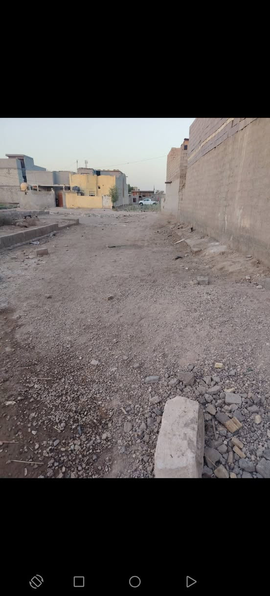 قطعة أرض زراعيه في حي السلام قرب المدرسه مال بنات قريبه عل شارع العام مساحه 125 متر
سند 25 السعر  6 ملاين اونص
الرقم ***********
