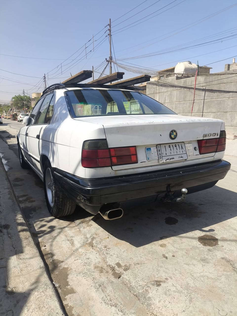 سلام عليكم بي ام 520 
مكينه حاويه 25 كير عادي مكفولات رقم بغداد الماني عليها غرامات1700 ينزلن من السعر
سعرها 45 وبيها مجال قليل 
رقم صاحب السياره *********** محمد
