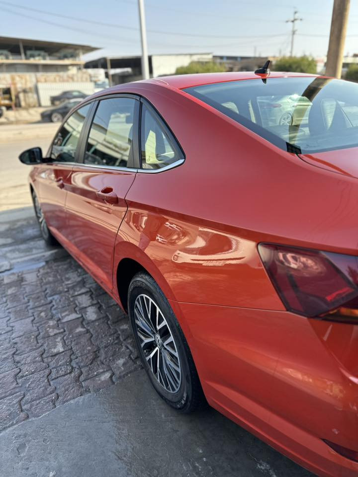 Volkswagen Jeta 2019 SE
‏  لون برتقالي بيه  البنيد مصبوغ وابواب  عكس سايق مصبوغة السيارة بدون حادث البنيد واكع عليا حديد وصابغي والابواب مشخوطة بستوتة ومصبوغة بدون ايرباك  صورة التقرير موجودة سونار موجود

محرك 1400 تيربو  

 رقم الشاصي (3VWC57BU2KM232037)

موصفات 

بصمة تشغيل

نظام الحفاظ على المسار

نظام نقط عمياء 

التوقف ذاتي عند الرجوع

لايتات زنون (لد)

بك لايت (لد)

نظام ترحيب

تحكم استيرن جهتين  

كشنات جلد تدفئة  اربع مقاعد

ستيرين تدفئة

هانيد بريك بصمة

بانوراما

شاشة 

كامره دوارة 

تشغيل عن بعد  

ماشية  ٧٣ مايل

رقم اربيل الجديد ،  بأسمي السيارة
السعر ١٤٠ وبيهة مجال

‭٠٧٨٣ ٨١٠ ٩٣٠٨‬
