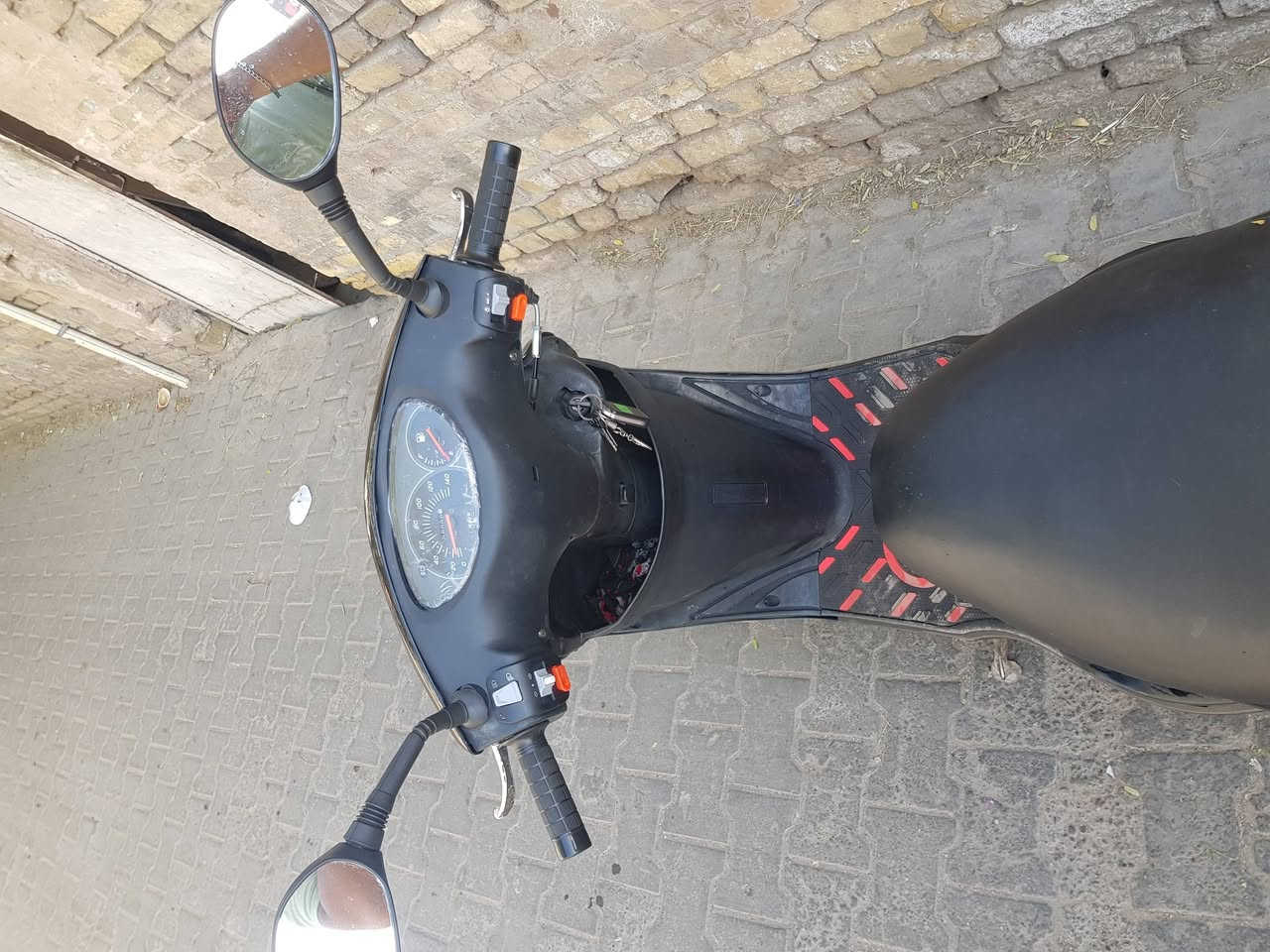 سلام عليكم دراجه بريز البيع دراجه ناعمه صوت متسمع دامه كامله ودهن اصلي ومرتبه من الدوام البيت مامتعبه ***********وتس اب
