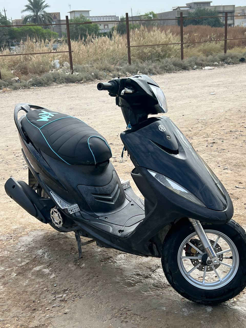 سلام عليكم دراجة للبيع كاملة مكملة كلة بلادي شغالة سلف هندر السعر 675وبية مجال العنوان بغداد الزعفرانية ***********
