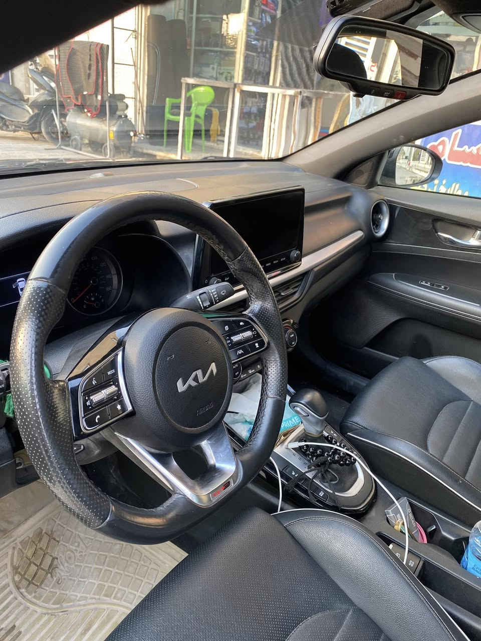 يا الله السلام عليكم 
حبايب فورتي ٢٤ جيتي لاين 
 فول مواصفات 
حادث جاملغ وبنيد
رقم بغداد باسمي 
تدفئه كشنات 
وتبريد 
٣ انظمه قياده 
كشنات كهرباء 
حساسات امامي 
خلفي 
جانبي 
اشاير بالمري 
فتحه 
شاشه دعم كار بلي 

وبعد بيهه هواي مواصفات 
هيه سياره فول مواصفات 
مكان سياره بغداد

للتواصل اتصال 
***********
