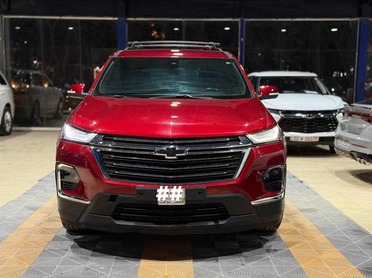 #المركبة : #شيفرولية ترافرس LT موديل 2023
•الضرر: جاملغ امامي ايسر + باب الجنطة
•الرقم: حرة مدفوعة الكمرك وجاهزة للترقيم على اي محافظة حسب رغبة الزبون
•الايرباكات: بدون ضرر اي ايرباك

•المواصفات :
▪️السيارة: شيفرولية ترافرس لون ماروني
▪️الموديل: 2023
▪️المحرك: 3.6L (ستة سلندر) بقدرة 305 حصان
▪️حجم الويل: ويل كب حجم 18 مع طقم تايرات بحالة ممتازة
▪️لايتات زينون ابيض اصل مع حاجب LED مع كشافات دعامية
▪️بصمات عدد 4 للأبواب مع بصمة جنطة وبصمة تشغيل وتشغيل عن بعد
▪️رادار امامي مانع تصادم 
▪️حساسات الانحراف عن المسار
▪️حساسات خلفية اصل
▪️حساسات ورادارات الاجتياز الجانبية (نقاط عمياء)
▪️كامرة خلفية دوارة اصل مع الستيرن
▪️شاشة الدشبول كبيرة سلايد
▪️قاصة داخلية خلف الشاشة مع منافذ USB
▪️شاحن لاسلكي (واير ليس)
▪️كشنات السيارة مخمل اسود اصل
▪️تدفئة لكشنات المقدمة
▪️تحكم فول كهرباء لكرسي السائق
▪️جنطة كهرباء
▪️تشغيل عن بعد
▪️السيارة بنظام تبريد 3 قطع
▪️سايد بريك دگمة
▪️سستم صوت
▪️دبل كزوز
▪️اشاير بالمرايا الجانبية
▪️تحكم ستيرن جهتين بلوتوث وحاكية وكروس سرعة وتحكم صوت 
▪️نظام ABS مانع انزلاق
▪️السيارة 7 راكب  ، (جديدة وبوضع الشركة).

السعر المطلوب :210
***********
