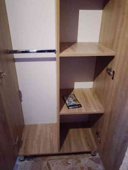 تتوفر كناتير خشب mdf واحد باب واثنين باب 
للتواصل والاستفسار واتساب الصفحة ***********
