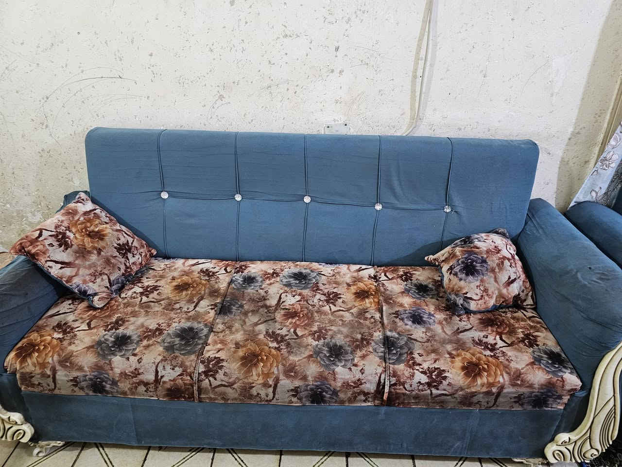للبيع التخم ب50الف وجرابي الاثنين ب60الف المكان كراده داخل غساله ب100بس حوضها واكع جديده كلها


**إذا كنت صاحب هذا الإعلان وتريد حذفه لأي سبب، رجاءا أرسل رسالة إلى الدعم الفني**