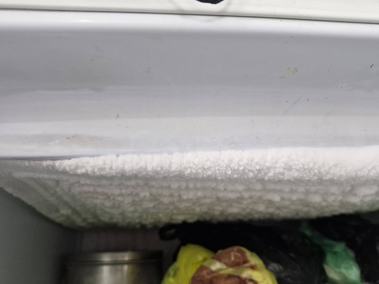 مكلف 
ثلاجه كونكورد الاصلي 22 قدم الحجم الكبير علفحص سعرهه 300 وبيهه مجال
مجمده كونكورد الاصلي نزيفه جدا 12 قدم حجم كبير فقط الباب ميسد لو تعيار لو لاستيكه سعرهه 250 وبيهه مجال  
عل فحص ثنينهن وهذا ثلج مالتهن.
***********
