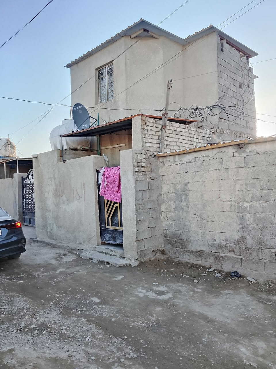 ***********
بيت تجاوز للبيع
