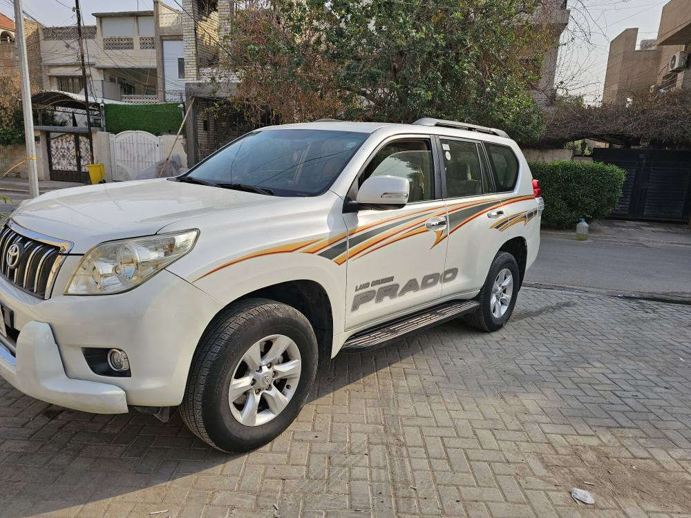 برادو موديل ٢٠١٠ للبيع  أربعة سلندر ٢٧٠٠ رقم بغداد بأسمي صبغ دعاميتين بيها بارد جاملغ خلفي وشوية من الباب المكان بغداد محرك وكير وصدر وتبريد وكهربائيات كلها تمام تخم تاير جديد باتري جديد تخم دسكات وفلنجات أمامي جدد سيارة ماتحتاج مصرف   السعر  ٢١٠ غير متواجد على الفيس 
*********** واتس اب
*********** بغداد, العراق
