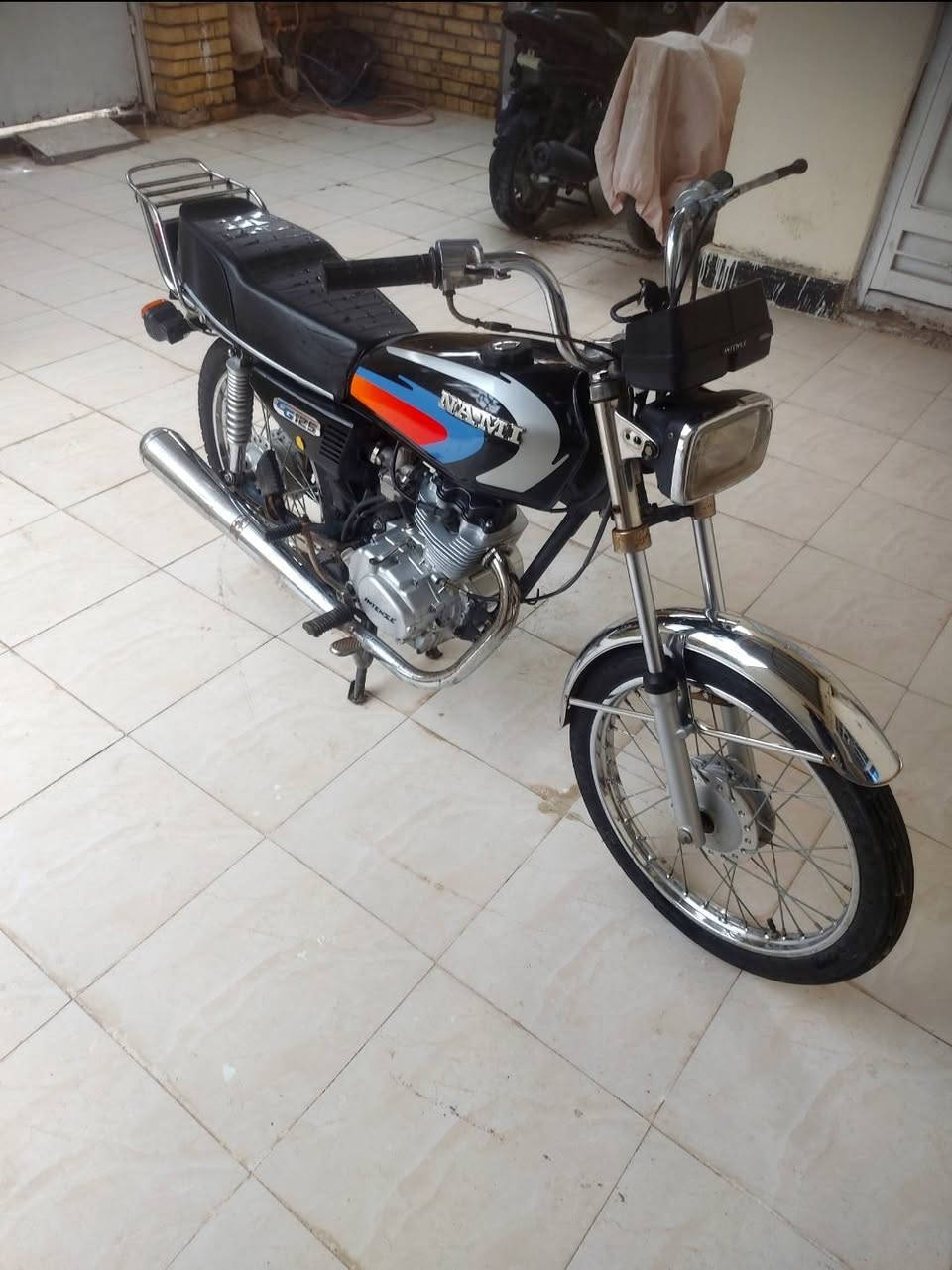 نامه شاصي 14 وغراضه نضيفه جديده مامفتوحه 
فقط بيهه (لاستيك ولف) اوراق كامله
مكان ناصريه قرب جامعه ذي قار 
سعر ٧٢٥ وبيهه مجال 
***********
