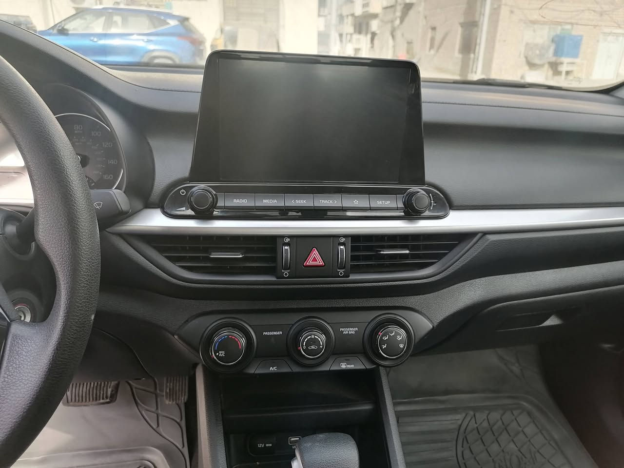 كيا فورتي وارد امريكي موديل ٢٤ ماشية ٣٠ الف مايل تتشغيل سويج
تحكم ستيرن
كامرة كار بلى
حساسات
رادار
مود ثلاث سرع
تدفئة تبريد 
ويل كروم
بدون تبديل اي قطعه
باردحافة  البنيد و الجاملغ 
العنوان بغداد الحبيبية
السعر ١٥٥ ورقة
للتواصل
*********** ***********
