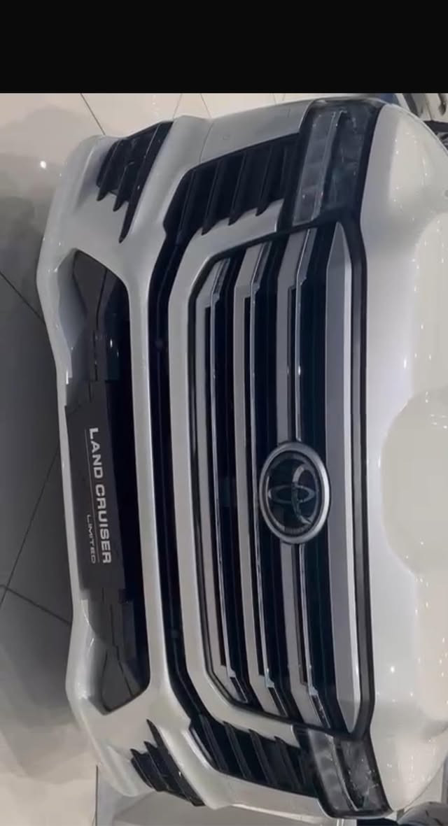 للبيع

لاندكروز GXR ساس 3 شاشات تطبيق موديل 2025 ماشيه 3000كيلو حتى دهنها ما مبدله السياره ضمان شركة ساس السياره بعدها بوضع الزيرو 

مواصفات ال GXR معروفه 
مغلفه بلكامل 
سلايد روف 

بصمة تشغيل و ابواب 

تشغيل عن بعد شاشه كبيره 

عداد دجتل 

جنطه كهرباء داخل جلد 

كشنات تبريد

رادار امامي 

حساس امامي خلفي 

لايت بك لايت LED 

محرك توين توربون 3500

سياره بعدها بحاله الشركه 

رقم اربيل بسمي تحويل ثاني يوم 

السياره رايدها 88500$بيها مجال للمشتري ببسيط للأستفسار الأتصال على الرقم ***********
