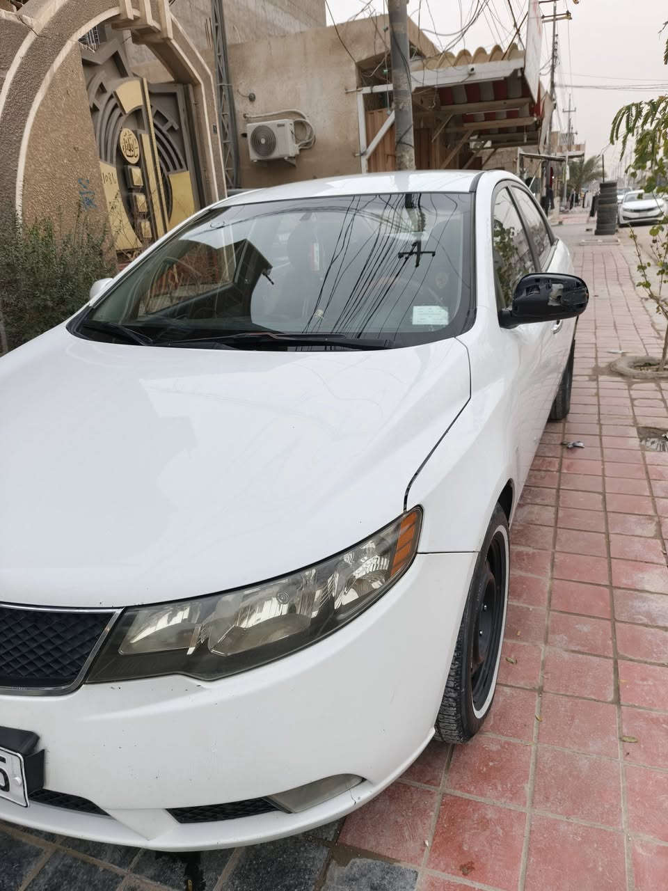 السلام عليكم فورتي 2010 رقم بغداد انكليزي محرك 1600 كير ومحرك مكفولات تبريد شغال بيه جنطه مبدل وجاملغ خلفي عكس السايق مصبوغ فول بصمه واشاير بالمري السياره فول عده الفتحه بيه خياسات بصيطه السعر 88 وبيه مجال *********** مكاني كربلاء وراعيه بكربلاء يمي
