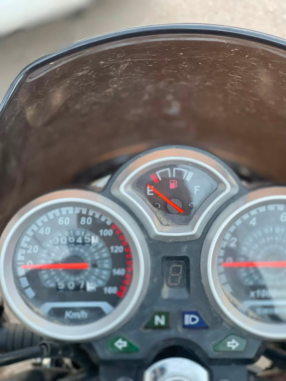 السلام عليكم دراجه شاينك بعدها جديده ماشيه 600ko  متر بيها وصل ما ترقيم يعني دراجه ترقم 1400 وبيهاجم مجال مكاني بغداد  ***********
