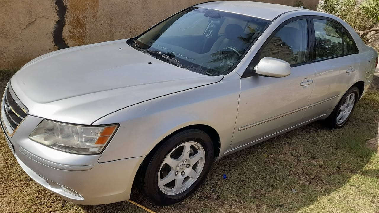 سوناتا وارد امريكي موديل ٩ محرك كير صدر تخم تاير جاهزه صبغ عام طخته بل تكمه البنص عكس سايق فقط 
رقم ذيقار انكليزي مالكه جيراني تحويل شوكت ميعجبك 
*********** ؟؟سعر ٨٥ وبيه مجال
