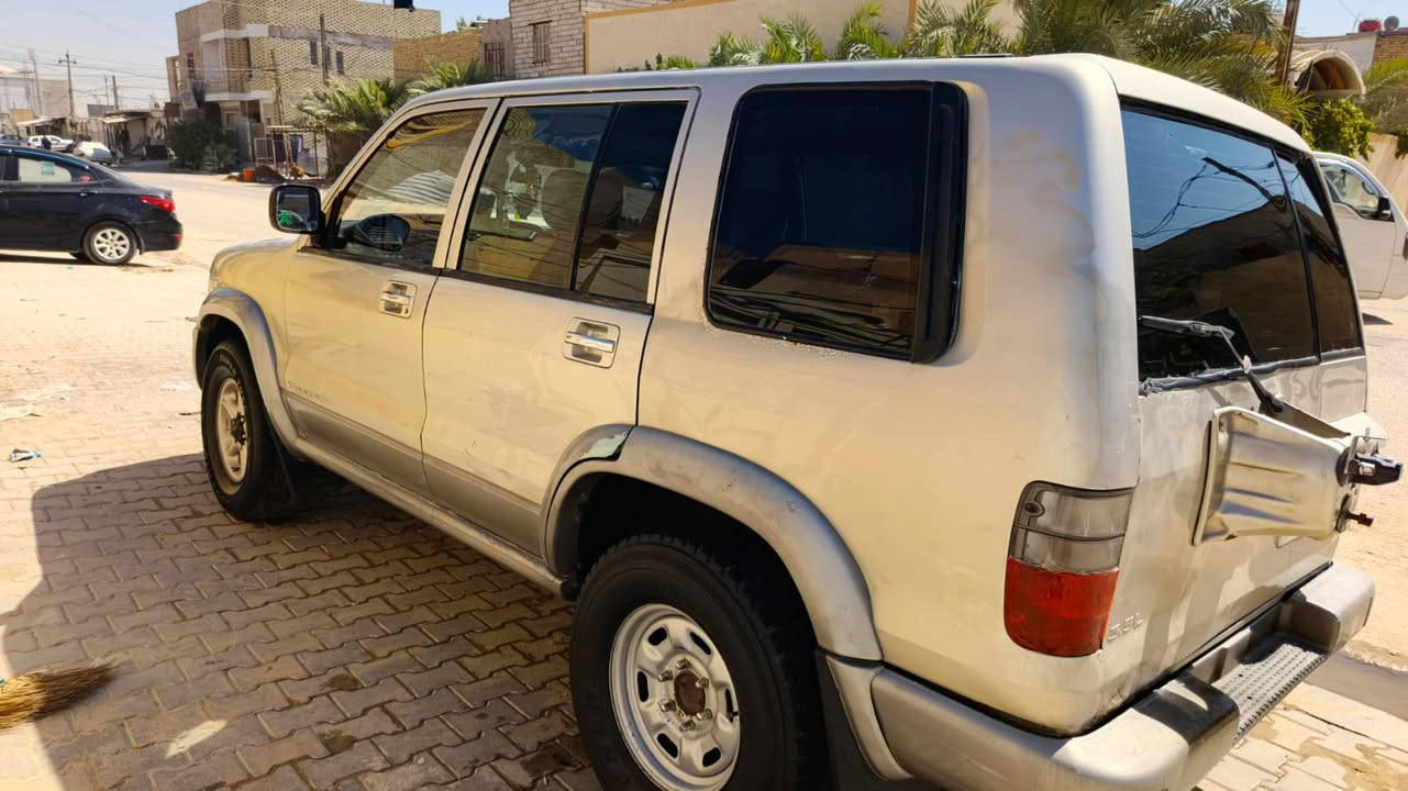 السلام عليكم
...
من رخصت الادمنيه
... 
... 
اسوزه تروبر ستيشن 2001للبيع

محرك بلاد لا تبخير لا تنقيص
كير عادي
تخم تاير امامي جديد
بدون صبغ عل بلاد
تبريد شغال بس دكمه مالته عطلأنه
وستيرن بي شوي ثكل
باقي سياره جاهزه وخير من الله 
السياه احله من الصوره
حداديه 50%
سياره نمره سليمانيه 
مكانها الحالي نجف
المالك بغداد
شرط التحويل 
السعر 55 $ وبيها مجال 
ترهم مراوس حسب القناعه ***********
