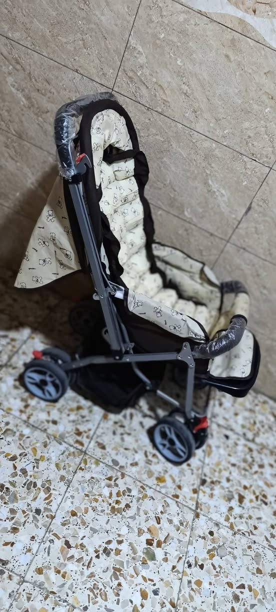 عربانه طفل جديده مامستخدمتها ولا ومره مريحه جدا تصير منام وجلوس بيها3 وضعيات وزنها متوسط متتعب بل شيل وشكلها فخم وحلو واليده تتبدل اماميه وخلفيه وتايرات دبلات وبيها مضله والمقعد ديباج مريح جدا وبيها حزام امان حته الطفل ميوكع لو يتحرك  سعرها 45 
حي المهندسين شارع ١٥ فرع اسواق خوخة


**إذا كنت صاحب هذا الإعلان وتريد حذفه لأي سبب، رجاءا أرسل رسالة إلى الدعم الفني**