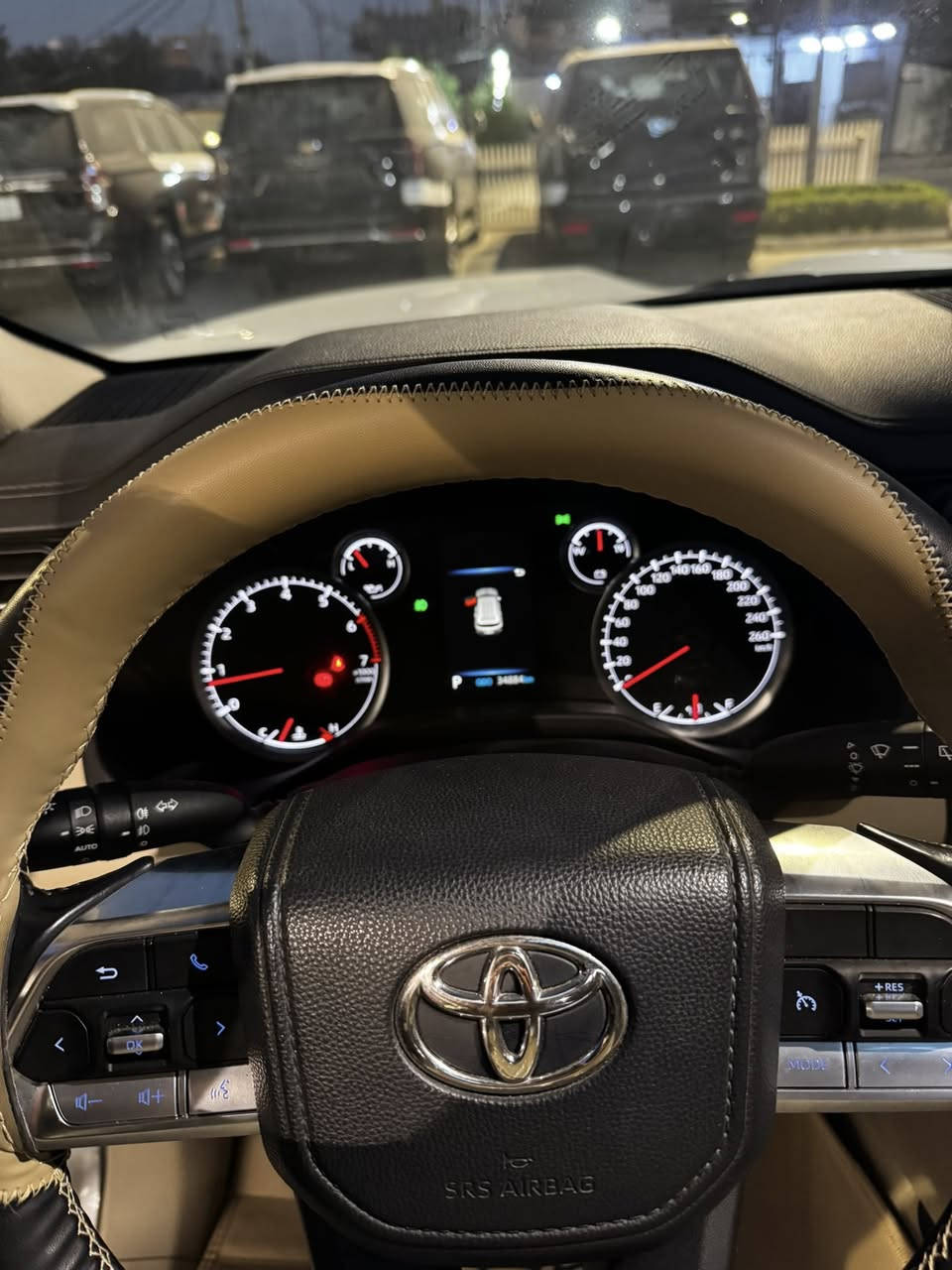 لاندكروز GXR ساز 
موديل ٢٠٢٢  
ماشية ٣٥ الف 
مكفولة   من الضرر والصبغ
السعر ٦٤٥٠٠$  
***********
