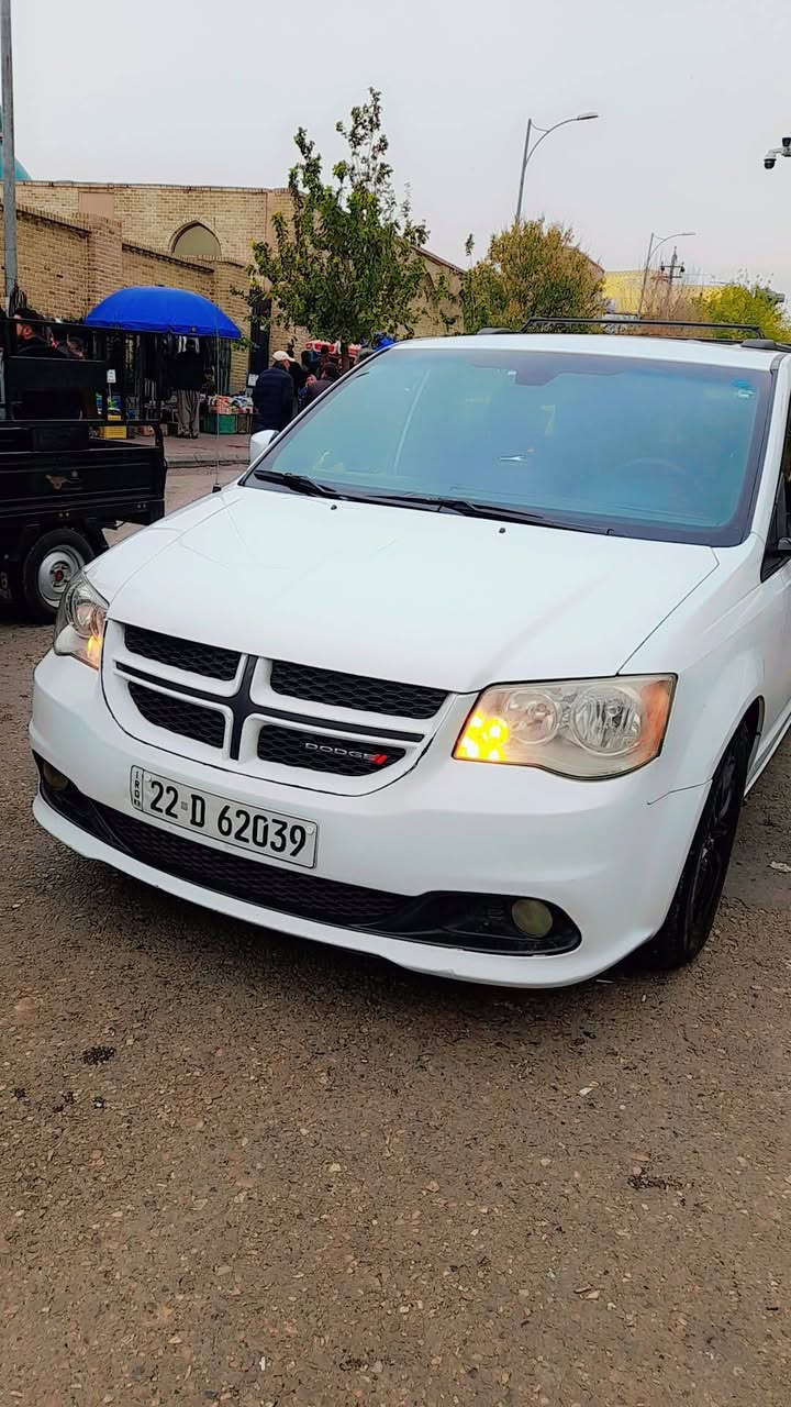 السلام عليكم 
دوج كرفان 2019 GT فول مواصفات رقم اربيل 
تحكمات ستيرن فووول 
أبواب كهرباء 
كشنات كهرباء جلد
تدفئة بالستيرن 
 تدفئة  كشنات 
 تبريد ثلج *+ تدفئة  خير من الله 
صدر حداديه امام خلف كله تمام 
تخم تاير جديد 
حادث فقط جاملغ الأيمن بدون دواخل بشرط ومبدل والبنيد نفس اللون 

السعر 195$ وبي مجال بسيط 
مكان السياره ديالى بعقوبه ***********
