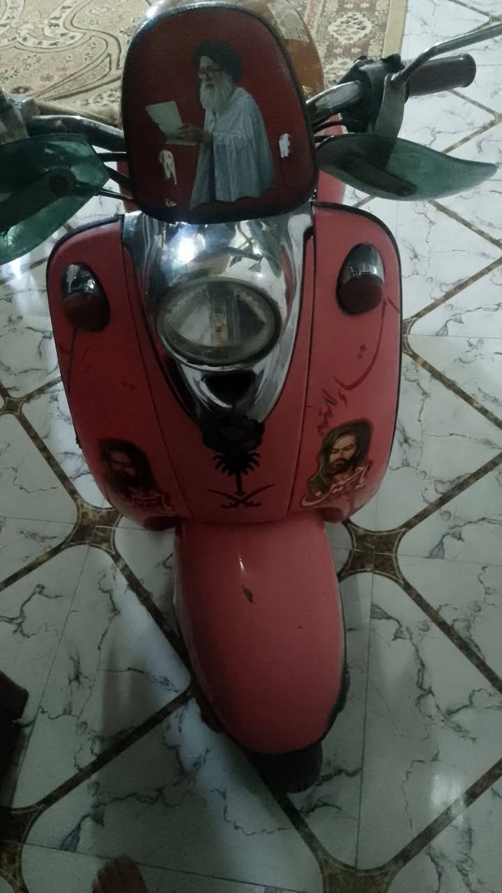 السلام عليكم شباب دراجه للبيع كهربائيات كلها شغاله وخير  من الله اوراقها موجوده 350 وبيها مجال ***********
