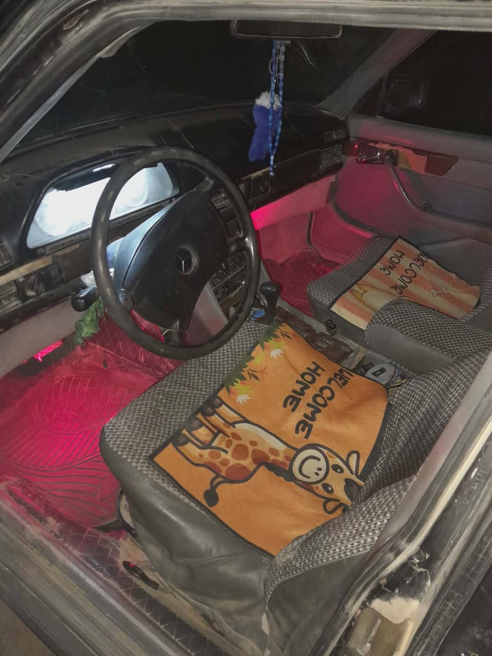 مرسيدس موديل 1987 رقم بابل الماني سنويتها بيها كتاب اخبار لان ضايعه كير ومحرك محور ياباني  V,vti 3000 بحاله جيده الكير والمحرك سياره بيها خياسات وصبغها موتمام ينزادلها تصليح بلكشر رايدها ب30 وبيها مجال رقمها بابل ومكانها بابل / ناحية الطليعه ***********
