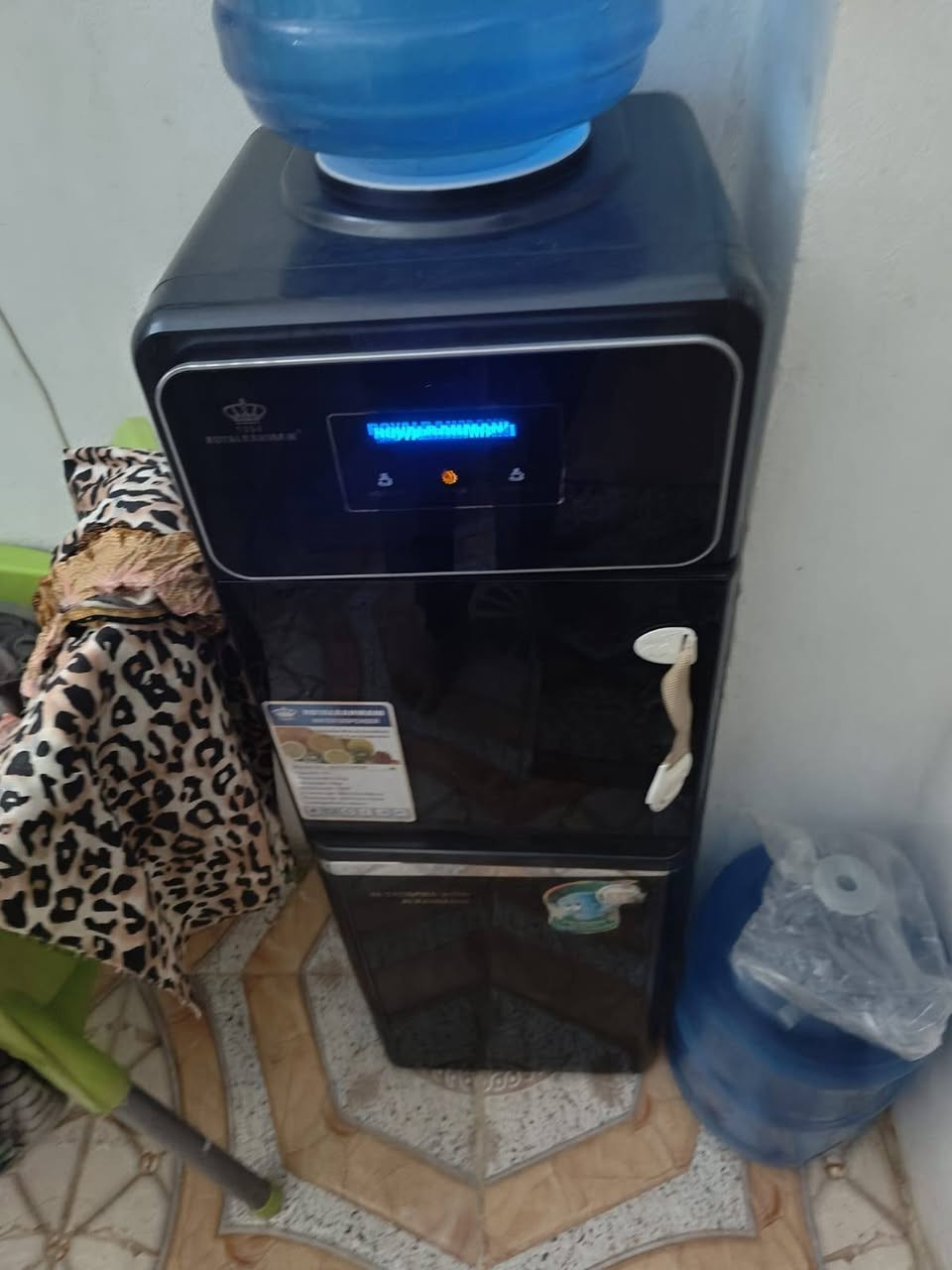 سلام عليكم بيع مستعجل  سبلت ابو طنين وبراد ماي مجمده. وبلازمه كبيره 
مجمده 300 وولبلازمه 400 سبلت 900وبراد150 وهذه رقم تلفون تصل *********** بيكم خير ودلون لشراي
