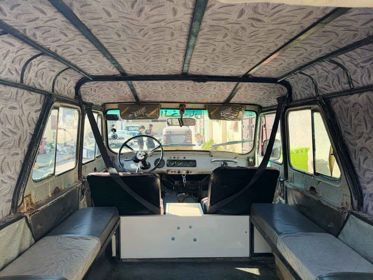 السلام عليكم من رخصت الادمن
واز بدون 2001 كامله 4 دسك شاصي دنكير
تخم تاير كهربائيات كلها شغاله
مكان السياره صويره
***********
