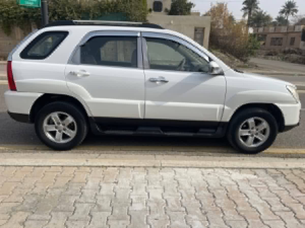 للبيع كيا سبورتج موديل ٢٠٠٩ رقم صلاح الدين مشروع وطني فتحة سقف ومواصفات كامله كير ومحرك وتبريد وخير من الله سياره مكفوله من ظربه بيها ملاحظات بسيطة بالكشر تكحيل كرت شوف العين يبري الذمة مكان السيارة الضلوعية للاستفسار اتصل ***********
