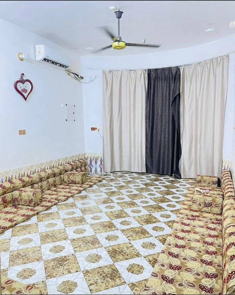 دار لبيع مساحه ٣٠٠السعر ١٤٥وبي مجال
الاستفسار ***********
