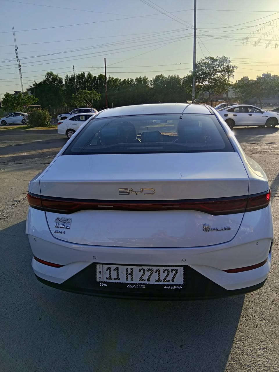 سلام عليكم 
سيارة بي واي دي...... كن بلاس.....  BYD.
للبيع ..سيارة نظيفة جداً 
غنية عن التعريف 
الكشنات مدوشمة ..وارضية .وسفاري..وتغليف حراري الداخل
رقمها بغداد....مميز.....
السيارة متكاملة  ما بيها اي نقص.
مبرمجة ...والتطبيقات كلهة نازلة ..
ملاحظة ...بيها خسفة بسيطة بلتكمة الي فوك الباب خلف الصدر...محددة بالصور...
مكان بغداد حي الجهاد
السعر..18.750
بيها مجال بسيط 
رقم الهاتف.....***********......
