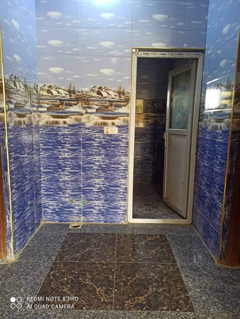 السلام عليكم بيت للبيع المساحه الكليه
السعر 83
 500متر
البيت كله طابوك حته السياج نصه طابوك  3غرف نوم  مساح 5*4 +استقبال 8/4+ مطبخ خارجي + صالة 5*450
مساحت البنيان الواجها 15ونزال 12
 جنس الارض 117.العنوان بغداد جسر الفرنسي  انبوب مي جاهز للمنطقه  تبليط الشوارع الباب والمحوله الكهرباء جديده باب البيت وسحب قريب على البيت . وخط مدارس موجود
***********/
***********وتصال وات ساب
