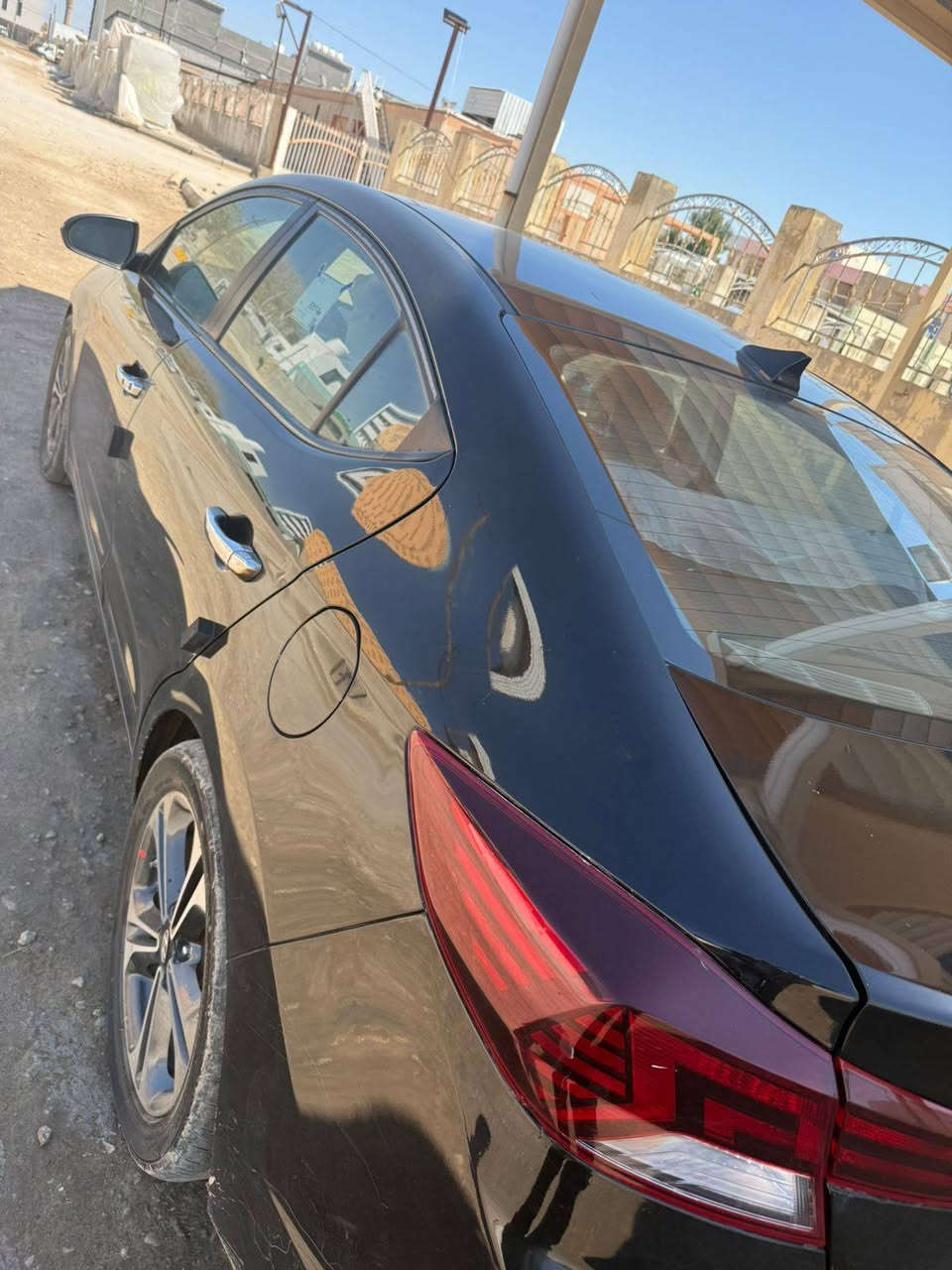 النترا وارد امريكي موديل 2020 
سيارة فول 
..فتحة. 
حساسات 
.تحديد مسار
 كامرة خلفية 
مكينة 2000سيارة
 نضيفة حيل وحادثهة موجود بالصور
للاستفسار ***********
