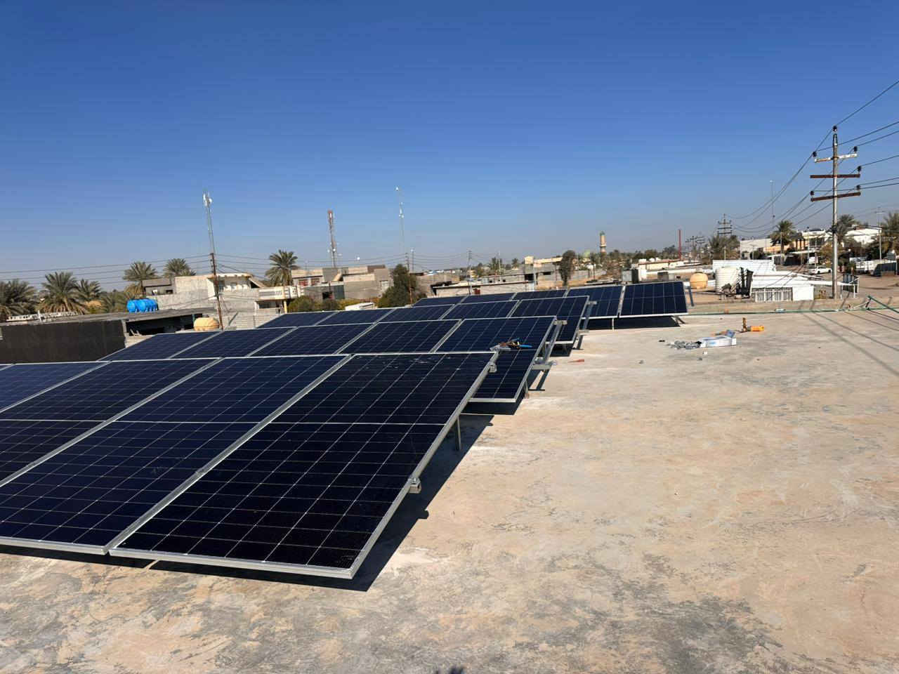 اليوم الاربعاء الموافق 21/1/2026
تم بعون الله إكمال نصب  وتشغيل منظومة  للطاقة الشمسية في قضاء المقدادية #ناحية ابي صيدا
تجهز 40 أمبير نهارا  30 أمبير ليلا وتتكون المنظومة من:-
1-ألواح شمسية عدد 20 قدرة اللوح الواحد 620 واط
2- بطارية نوع ليثيوم عدد 2 قدرتها 15 كيلو واط
3- أنفيرتر عدد 2 قدرته 6 كيلو واط
4- بورد خاص بالمنظومة متكامل الحماية
5- هيكل حديد مغلون مقاوم للصدا
#ملاحظه: لانعمل ببطاريات التجميع الرديئة. 

بإدارة عمر ياسين 
وحسن سالم
للأستفسار أكثر الأتصال او مراسلة الأرقام  التالية. ‏
0771 206 0460  
***********
