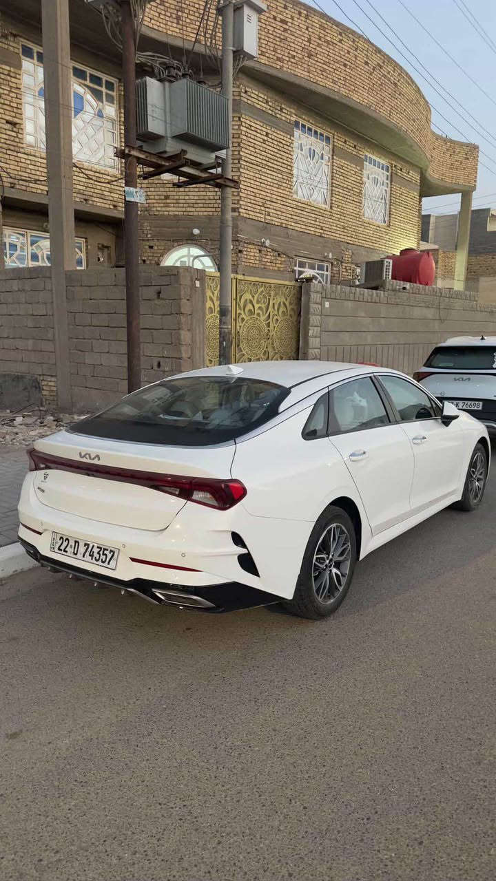 كيا K5 2022 وراد خليجي رقم اربيل الجديد تحول او وكالة كفالة عامة شخط في المدكر فقط سيارة نضيفة جدا ماشية 62 الف مواصفات بصمة كشنات جلد كهرباء شاشة كامرة خلفية حساسات انضمت قيادة .

مكان السيارة بصرة حي المهندسين 
للاستفسار : *********** البصرة, العراق
