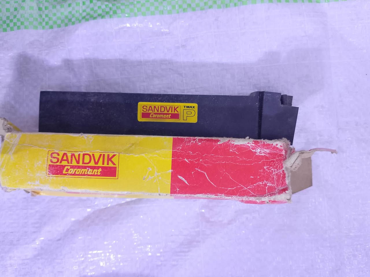 🔹 للبيع بلوك ساندفك Sandvik الأصلي السويدي 🇸🇪 ✅ جودة عالية ومضمون ✅ مناسب للخراطة والتشغيل الصناعي ✅ حالة ممتازة
📌 الماركة: Sandvik Coromant 📌 المنشأ: السويد 📌 متوفر بسعر مناسب
للاستفسار أو الشراء مراسلة الخاص.***********
السعر 25 ألف الواحد
