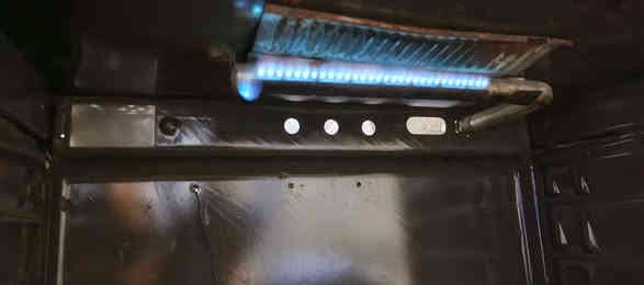 طباخ عشتار شغال كلو فرن كامل نار 🔥زرقه 
السعر 100بي مجال بسيط 
العنوان موصل جانب الايمن  ***********
