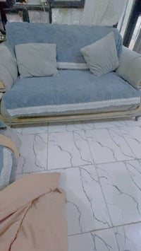 تخم للبيع 8مقاعد نظيف تركي ويصير سرير  السعر 350 للاستفسار 07700743784
