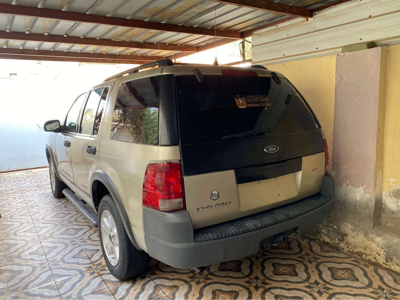 ألسلام عليكم 
للبيع او المراوس 
فورد أكسبلور 
مديل 2005
السيارهً مزاد وكتابها كامل 
7 راكب تبريد 4 قطع 
محرك 6 سلندر 
حداديه وتخم تاير جديدهً
محرك جديد البارحهً كمل 
مدوشمهً ومفروشهً الكاعيهً
معروضهً ب70 $ وبيها مجال.
*********** دهل اوران, واسط
