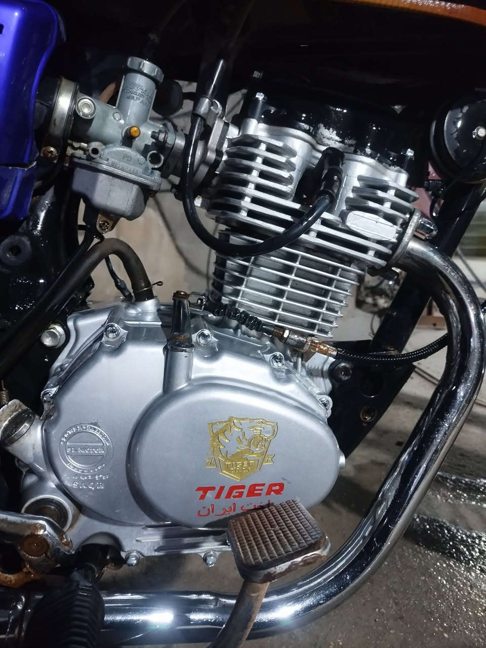 سلام عليكم اخوتي تايكر مديل 21 دراجه شلعه ومعدل دراجه حلوه كلش كل كهربائيّة شغاله هورن سيدان دراجه مال جناي اوراق  ماذب عليه ربع 
مكاني حله شارع 80 شراي يتصل واني بخدمته سعر 450وبيه مجال قليل 
***********
