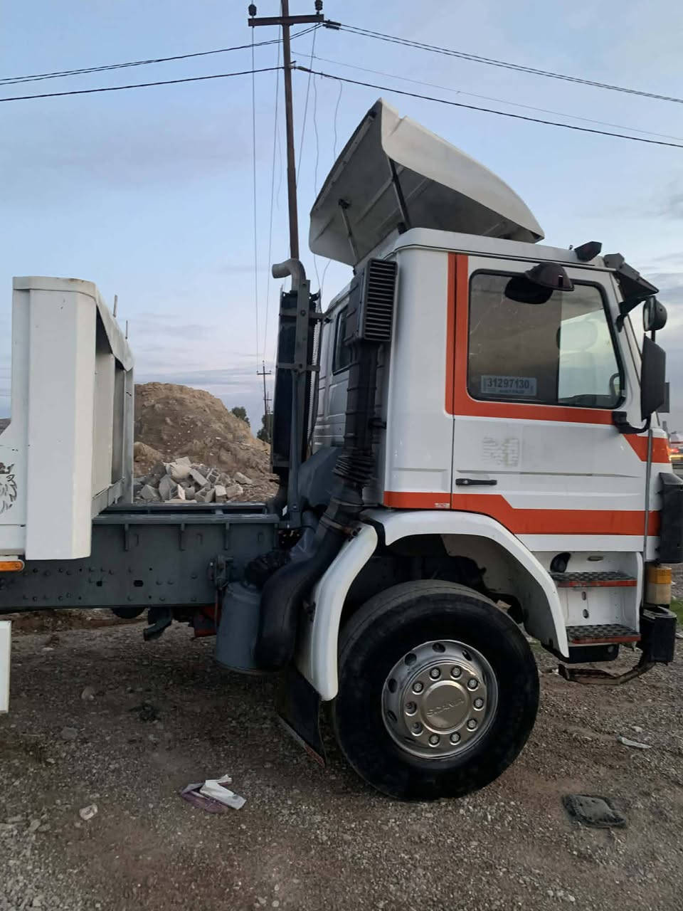 للبيع اسكانيا ١١٣
موديل ٢٠٠٠

دشبول سمجه

جوبلس خلفي ورك امامي هوائي

رقم دياله 

سنويه امسجله تنكر 

ابيع هيج مابيع شاصي لحد يخابرني يكلي شاصي 

السعر.  ١٧٥ اوبيه مجال

***********

***********
