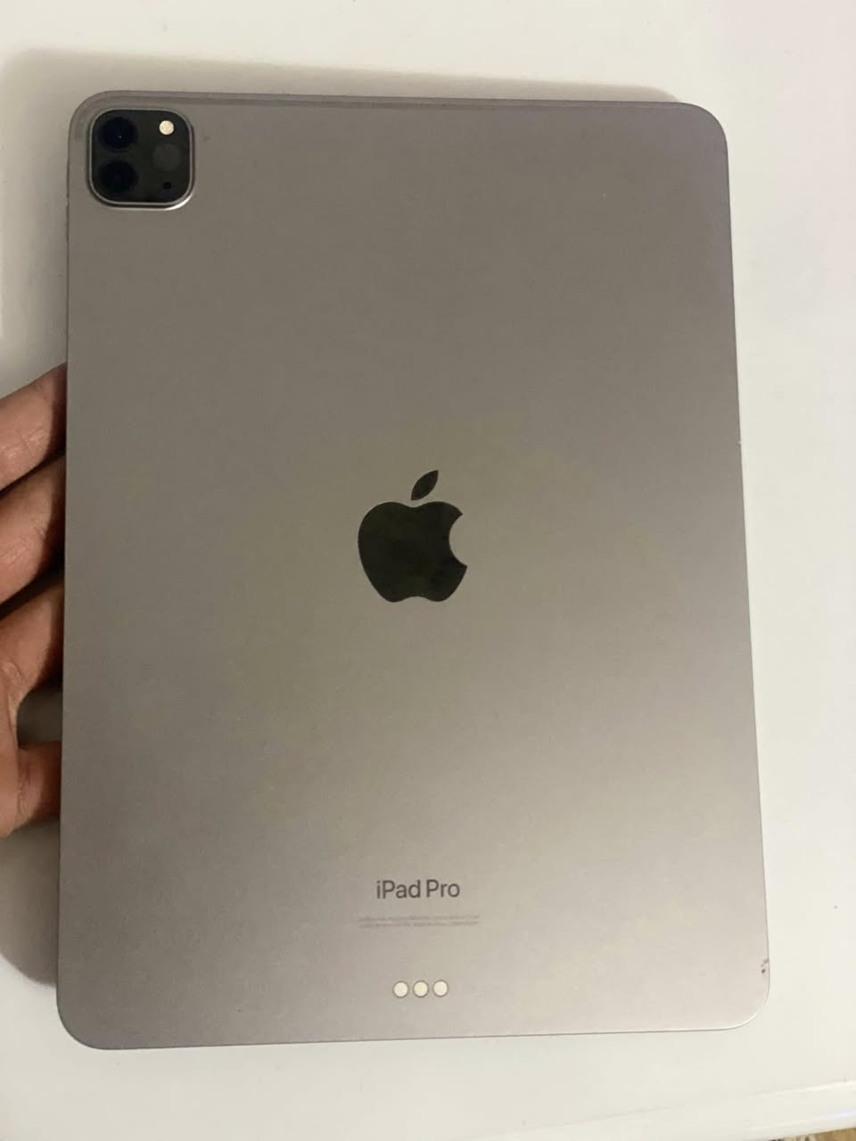 مكفول من الفتح وزلغ ايباد11الجيل الرابع بطاريه87 كامل ملحقاته وياه كفر ولزكه وشاحنه الاصليه مالته وكارتونه سعره650مكاني مدينه الصدر ***********
