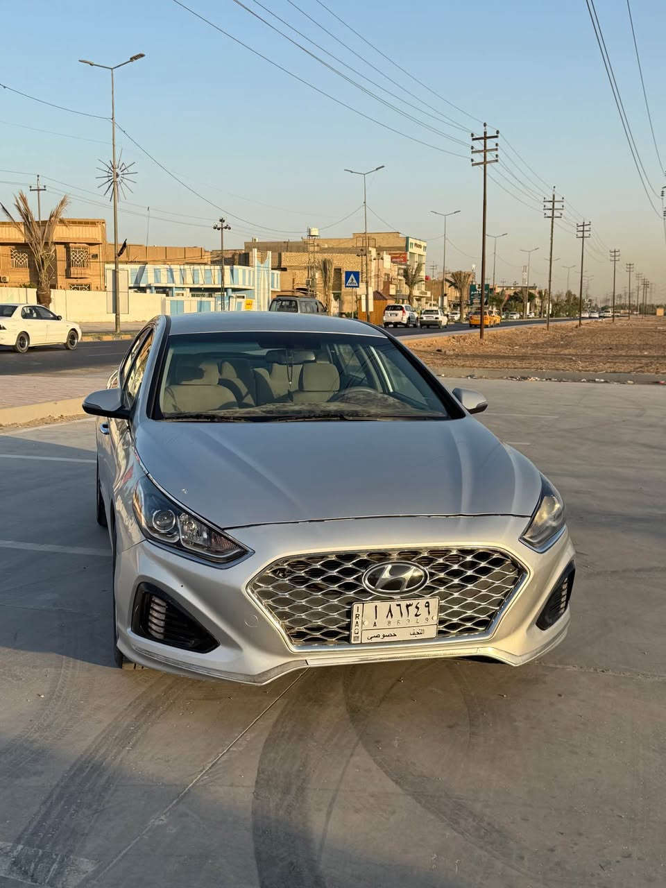 السلام عليكم 

سوناتا امريكي موديل ٢٠١٩  للبيع فقط 

اللون رصاصي 
شاشه جبيره 
ستيرن فول تحكمات 
كشن كهربائي 
شاحن لاسيلكي 
تبريد قطعتين 
تبريد مناخين 
تدفئه تبريد دركه ستيرن 
كشنات مخمل 
بجم كبس سبورت 
ماشيه ١١٠ ميل 
السياره رقم نجف وباسمي 
السياره بيها نقوصات بسيطه فقط 
رقمي ***********

السعر ١٣٠ وبيها مجال بسيط النجف, العراق
