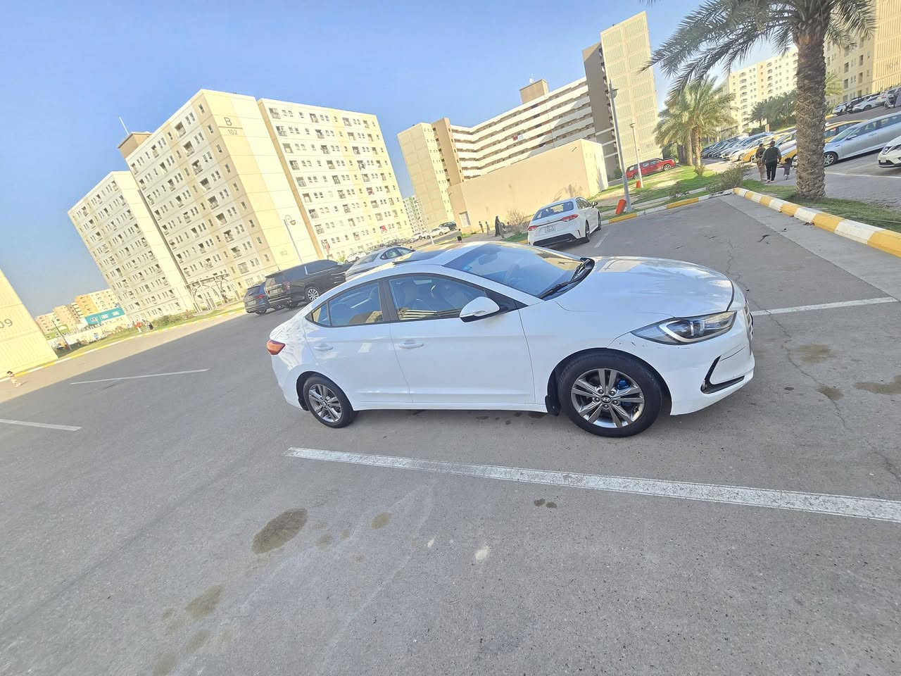 اللهم صل على محمد وآل محمد
رمضان كريم 
النترا خليييجي مكفوله حتى الدعاميات 
2016شكل 17
فول مواصفات عدى البصمه 
فتحه
شاشه كامره 
حساسات خلفيه 
مري قلاب 
اشارة بالمري 
ثلاث وضعيات قياده
مكينه ٢٠٠٠دوش مكفوله 
كير At المرغوب
مدوشمه ارضيه وكشنات جلد 
تخم تاير جديد 
صدر أمامي خلفي جديد 
اي نقص ما بيها شرط الفحص سونار مرفق 
السعر 140وبيها مجال بسيط 
عنوان بغداد بسماية 
***********
