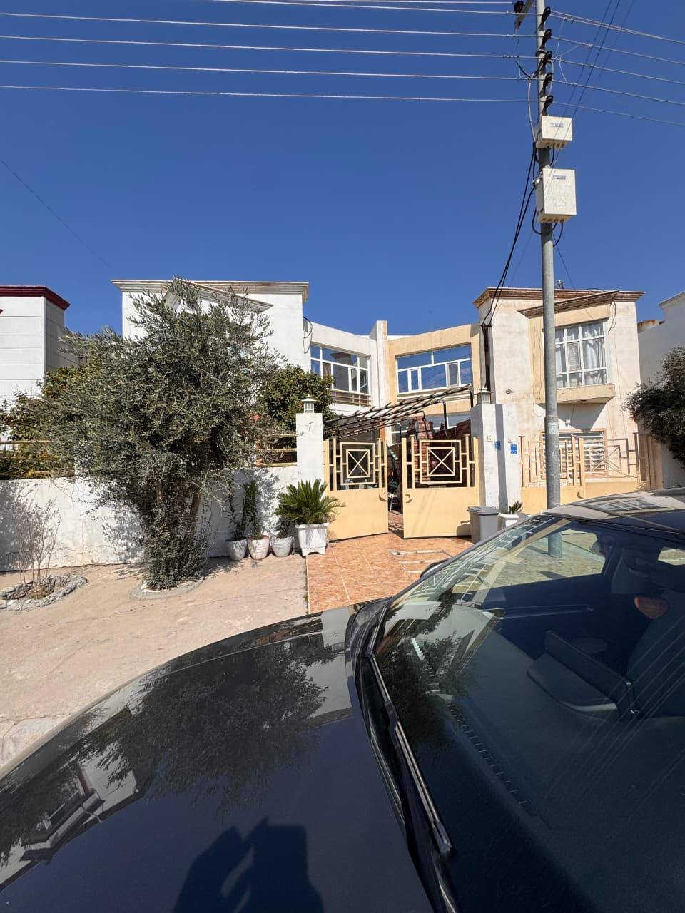 لاوان ستي
بيت للبيع /خانوو بو فروشتن 
200متر 
***********
Whats app
