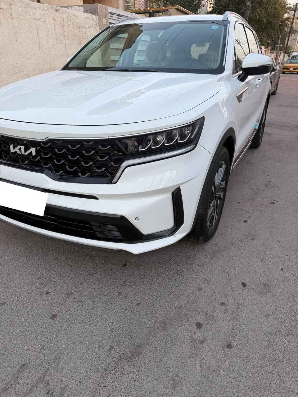 سلام عليكم سورنتو 23 زيرو ماشيه 40الف مكفوله كفاله عامه خليجي 6 مكان ميسان سعر 288  رقمي ***********
