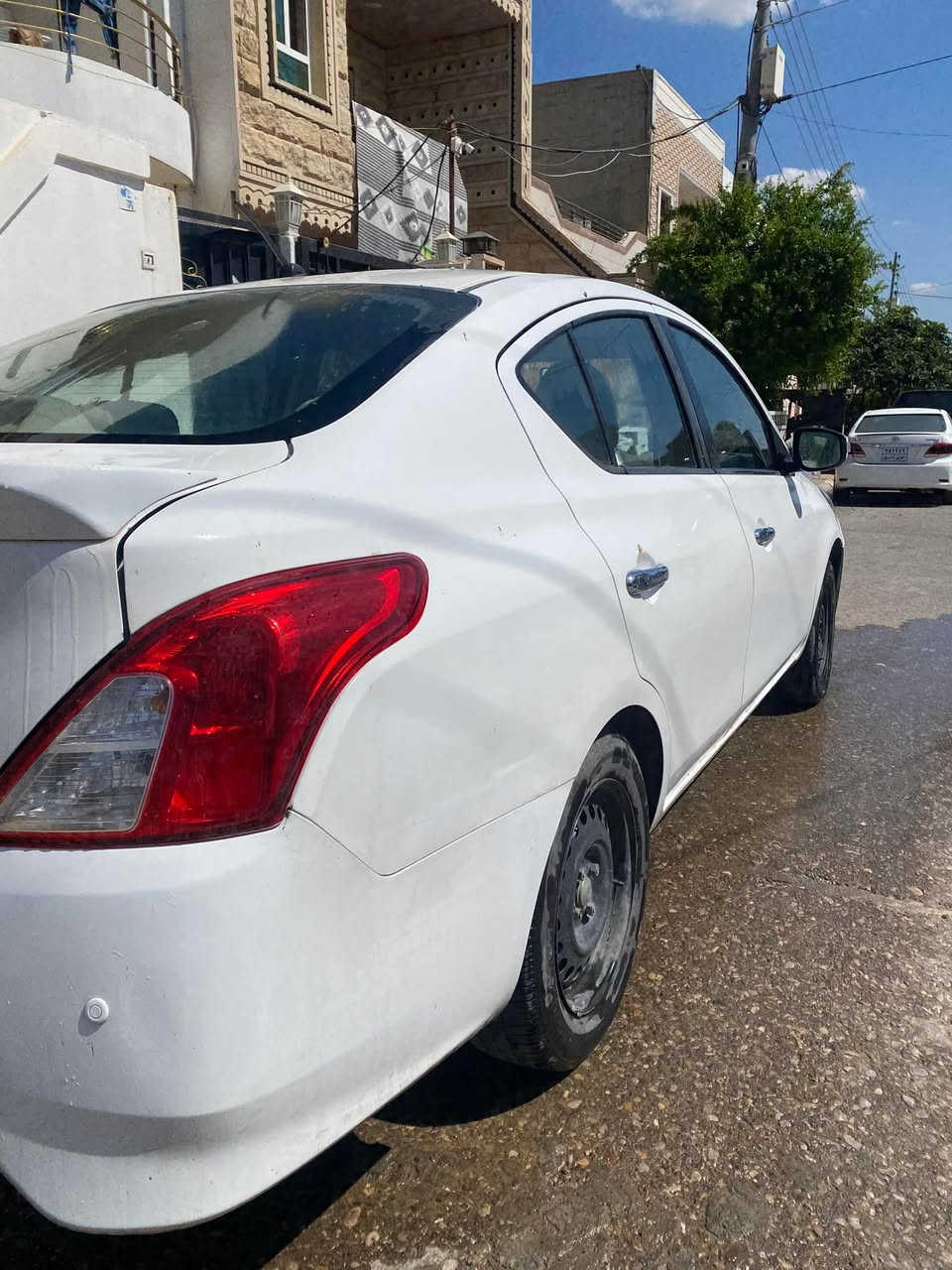 نيسان سني مصري 
موديل 2024 
سنوي ورقم جديد 
اشاير بلمري 
شاشة 
تبريد قطعتين 
جام كهربائي
كشافات 
يدات نيكل 
دهن الكير مبدل جديد ودهن المكينه من شركة موتل ووياها دفتر مال تبديل 
بيه بارد بدون صبغ جوه الرقم الخلفي  اربع اصابع بارد 
مكان السياره اربيل 
سعر 117وبي مجال بسيط 
رقم مبايل ***********
